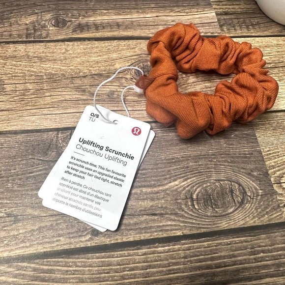 Lululemon Uplifting Scrunchie NWT ONE SIZE (BUOJ) - Picture 6 of 9
